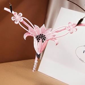 Calcinha Fio Dental com Pérolas em Renda Floral – Lingerie Sensual Feminina Luxo nas Cores Vermelho, Preto, Branco, Azul, Verde, Rosa e Roxo