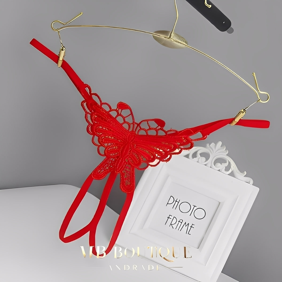 Calcinha Fio Dental Vermelha Borboleta em Renda Sexy – Lingerie Sensual e Ousada
