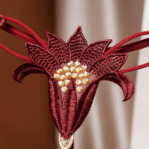 Calcinha Fio Dental com Pérolas em Renda Floral – Lingerie Sensual Feminina Luxo nas Cores Vermelho, Preto, Branco, Azul, Verde, Rosa e Roxo