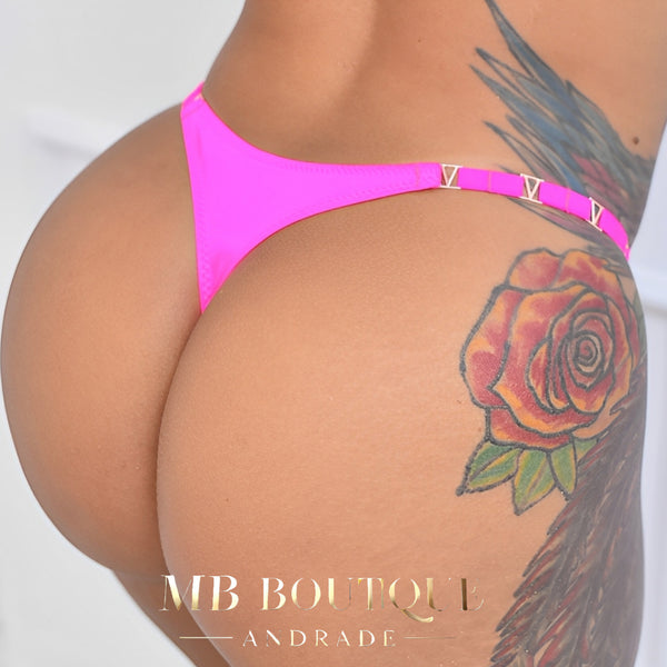 Calcinha Fio Dental com detalhes Dourados – Lingerie Feminina de Luxo em Pink, Branco com Preto e Preto