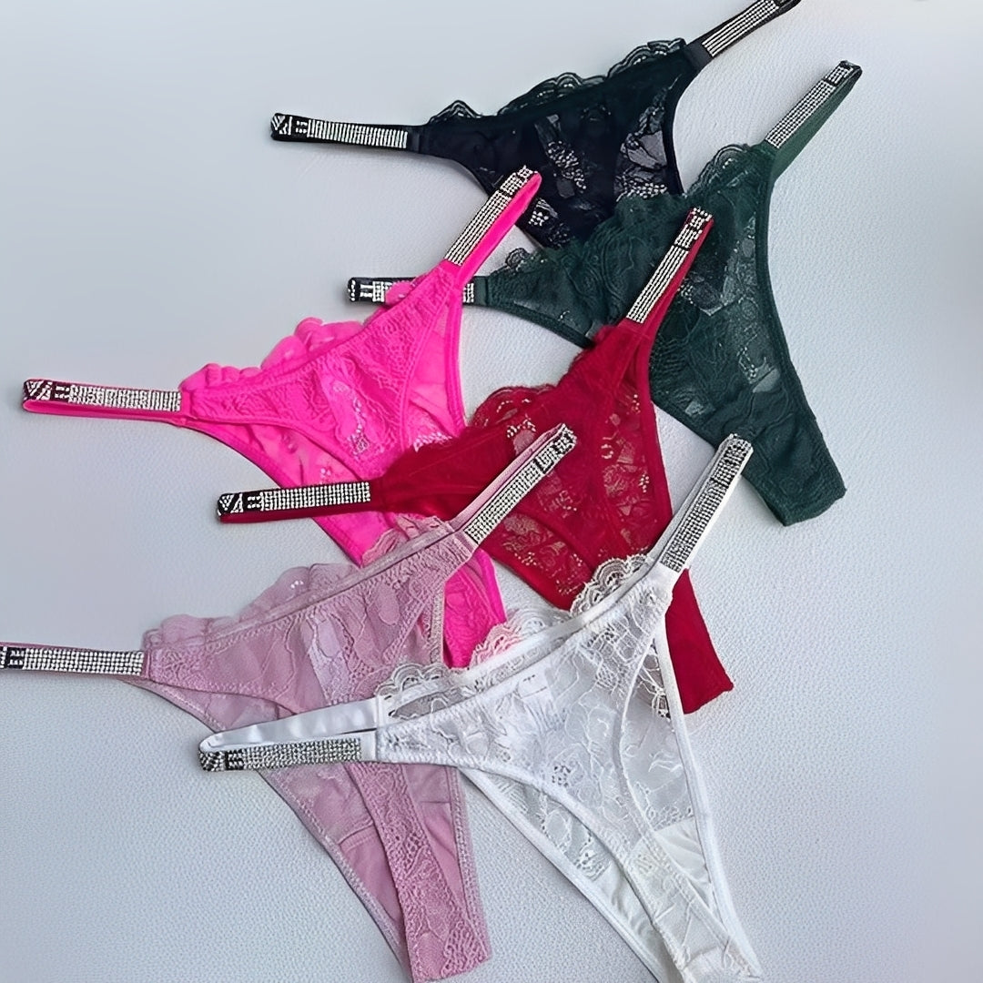 Calcinha Fio Dental de Renda com Strass Brilhante – Lingerie Luxuosa, Sexy e Sofisticada para Noites Especiais