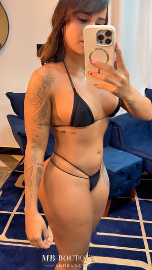 Biquíni Branco Luxo com Apliques Dourados e amarrações na lateral, costas e pescoço – Biquíni Sensual Feminino, Moda Praia Premium, Conjunto Branco Sexy