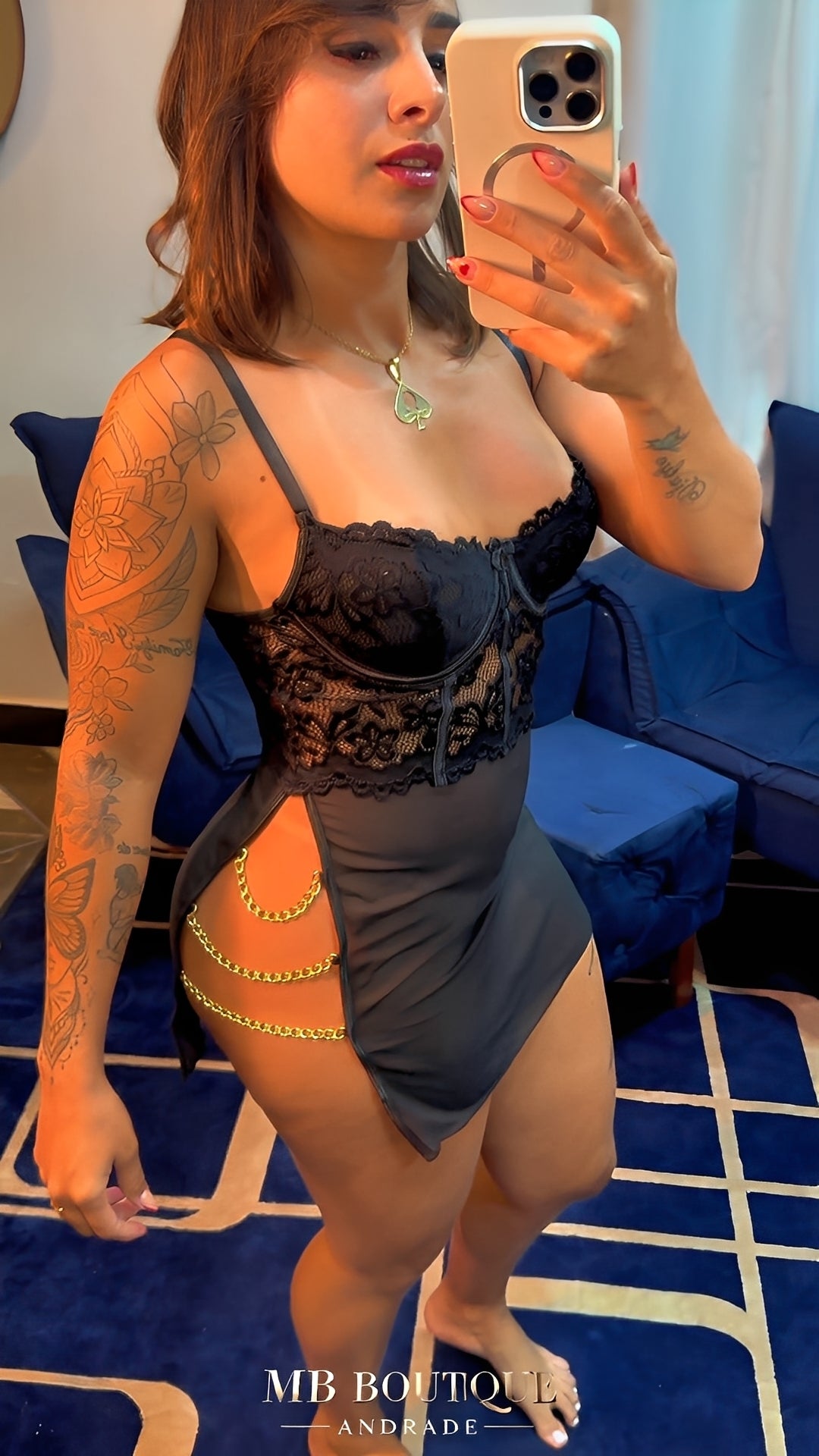 Camisola Sensual Preta em Renda com Transparência e Correntes Douradas – Lingerie Feminina Elegante P ao GG