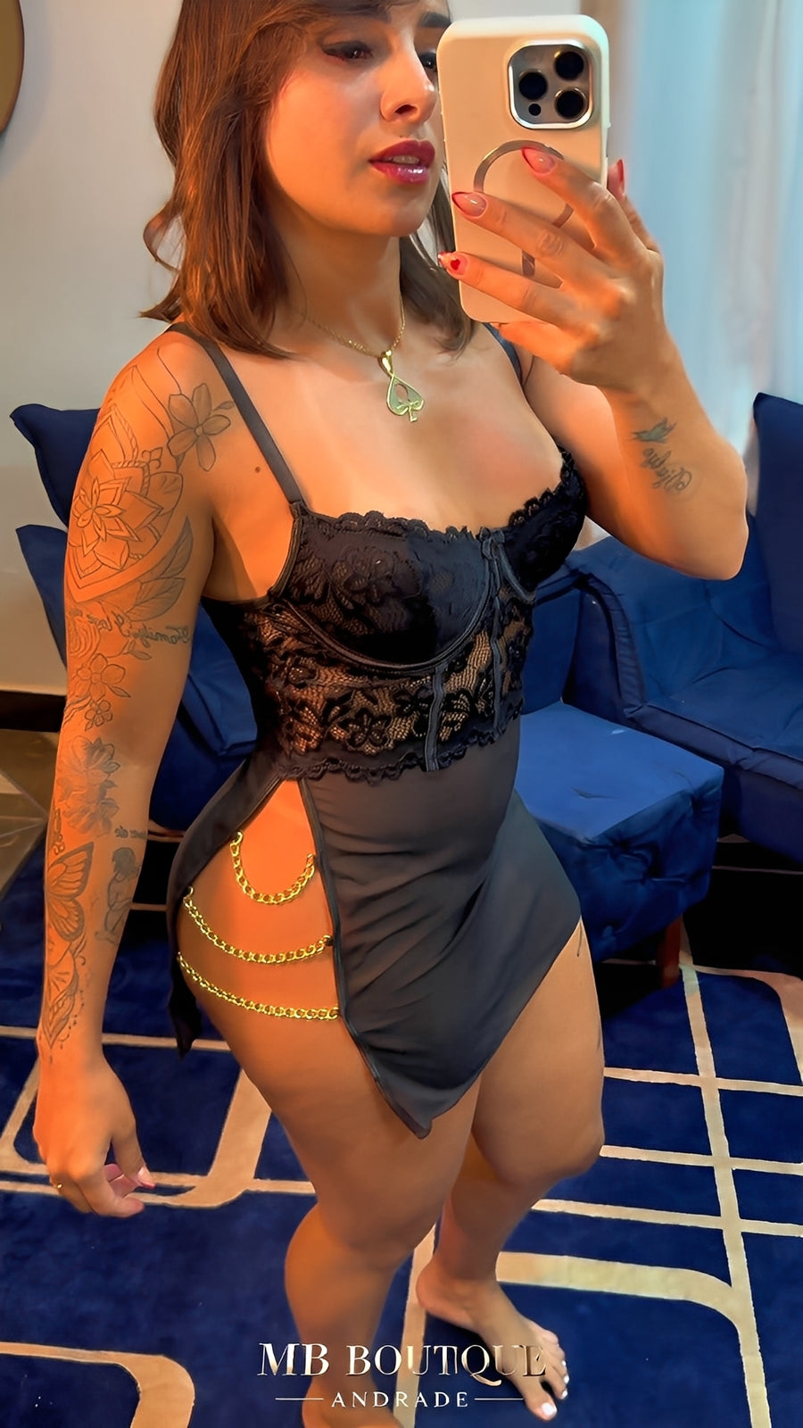 Camisola Sensual Preta em Renda com Transparência e Correntes Douradas – Lingerie Feminina Elegante P ao GG