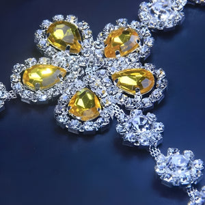 Calcinha Fio Dental Luxo com Strass Dourado e Prata – Joia Íntima de Alto Impacto - Coleção Gold