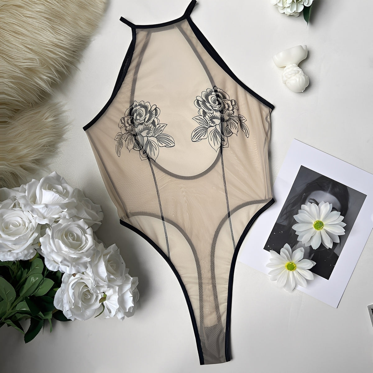 Body Sensual Nude em Tule Transparente com Bordado Floral - Lingerie Feminina Elegante e Sofisticada