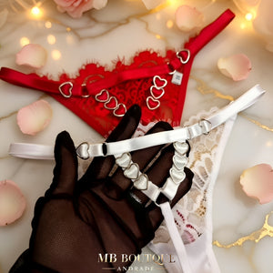 Calcinha Fio Dental Sensual com Regulagem e Detalhes em Coração - Lingerie em Renda Transparente Preta, Vermelha e Branca (P ao GG)