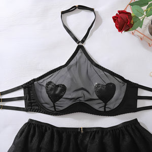 Lingerie Preta com Cinta-Liga e Corações em Tule Transparente – Conjunto Sensual com Aro, Meias Inclusas e Detalhes Luxuosos