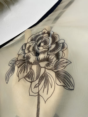 Body Sensual Nude em Tule Transparente com Bordado Floral – Lingerie Feminina Elegante e Sofisticada