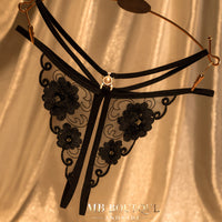 Calcinha Fio Dental Sexy - abertura inferior, Transparente com Bordado Floral e Pérola Central – Lingerie de Luxo Sensual Feminina - Presente sensual - Preto, Roxo, branco, vinho, vermelho
