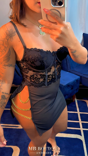 Camisola Sensual Preta em Renda com Transparência e Correntes Douradas – Lingerie Feminina Elegante P ao GG